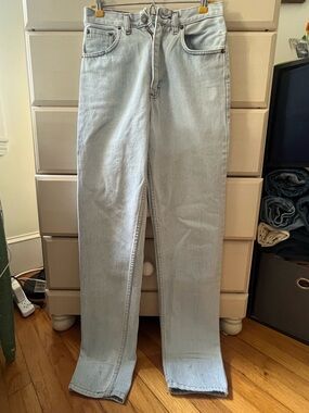 Light Wash Straight Leg Women’s Jeans